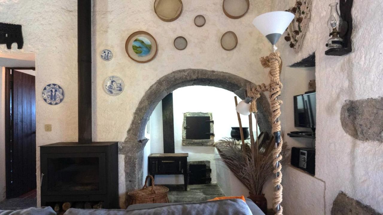 Villa Casa Da Pedreira à Mosteiros  Extérieur photo